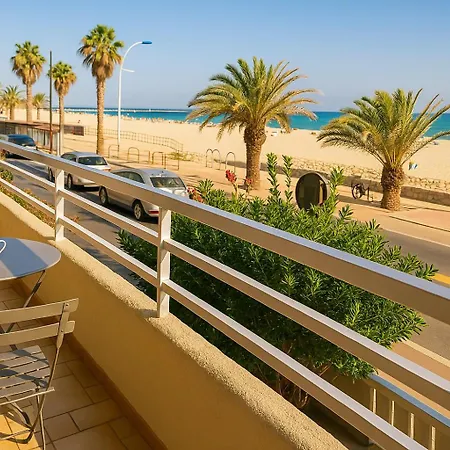 Splendide Vue Depuis La Et Le Salon Cuisine, 20m De La Plage! *
