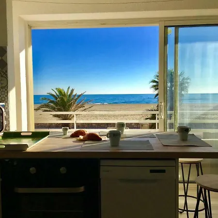 Splendide Vue Depuis La Et Le Salon Cuisine, 20m De La Plage! Appartement Canet-en-Roussillon